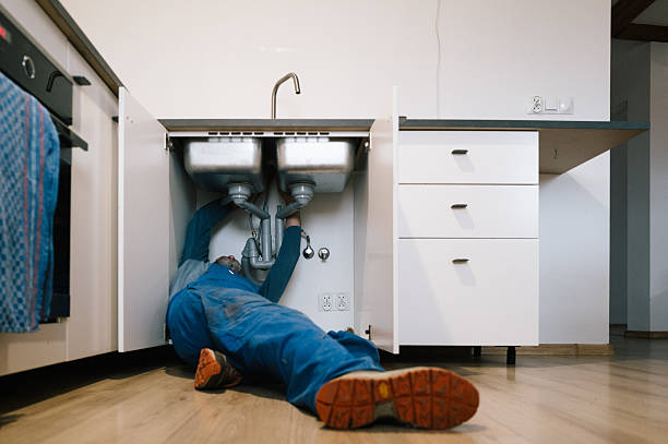 Professional Emergency Plumber technician working in Dunn, NC